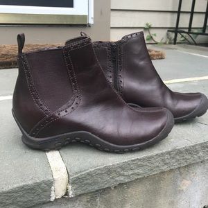 Like new Merrell Brown booties
